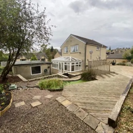Fairy Dell Flatlet With 4 Bedrooms