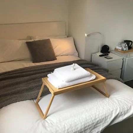 Apartment Fairy Dell Flatlet With 4 Bedrooms Oakenshaw (West Yorkshire)