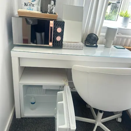 Fairy Dell Flatlet With 4 Bedrooms Apartment